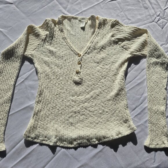 Full Tilt V-neck Long Sleeve Blouse - Picture 1 of 1